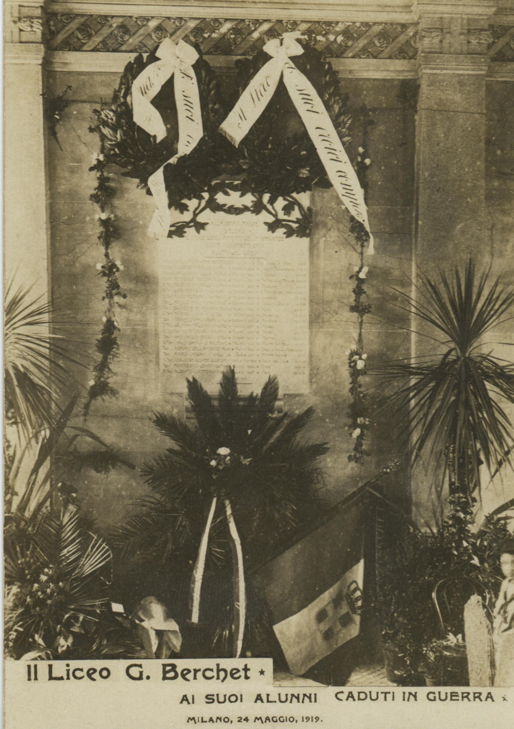 Cartolina Postale del 1919 per l'inaugurazione della lapide ai caduti (Milano, Collezione Lamarina)