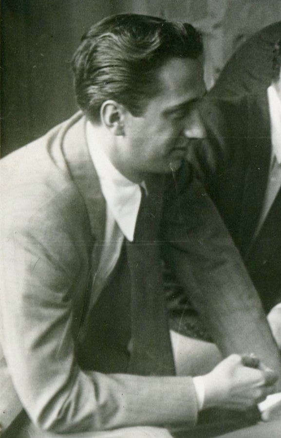 Walter Molino nella redazione del Bertoldo, 1936