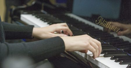 Allievo al pianoforte Foto: allievo al pianoforte