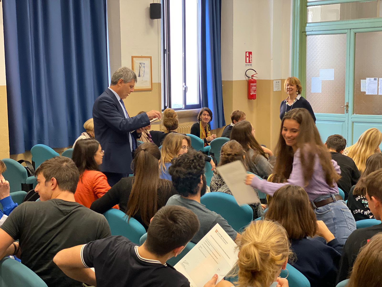 foto di allievi e preside del Berchet