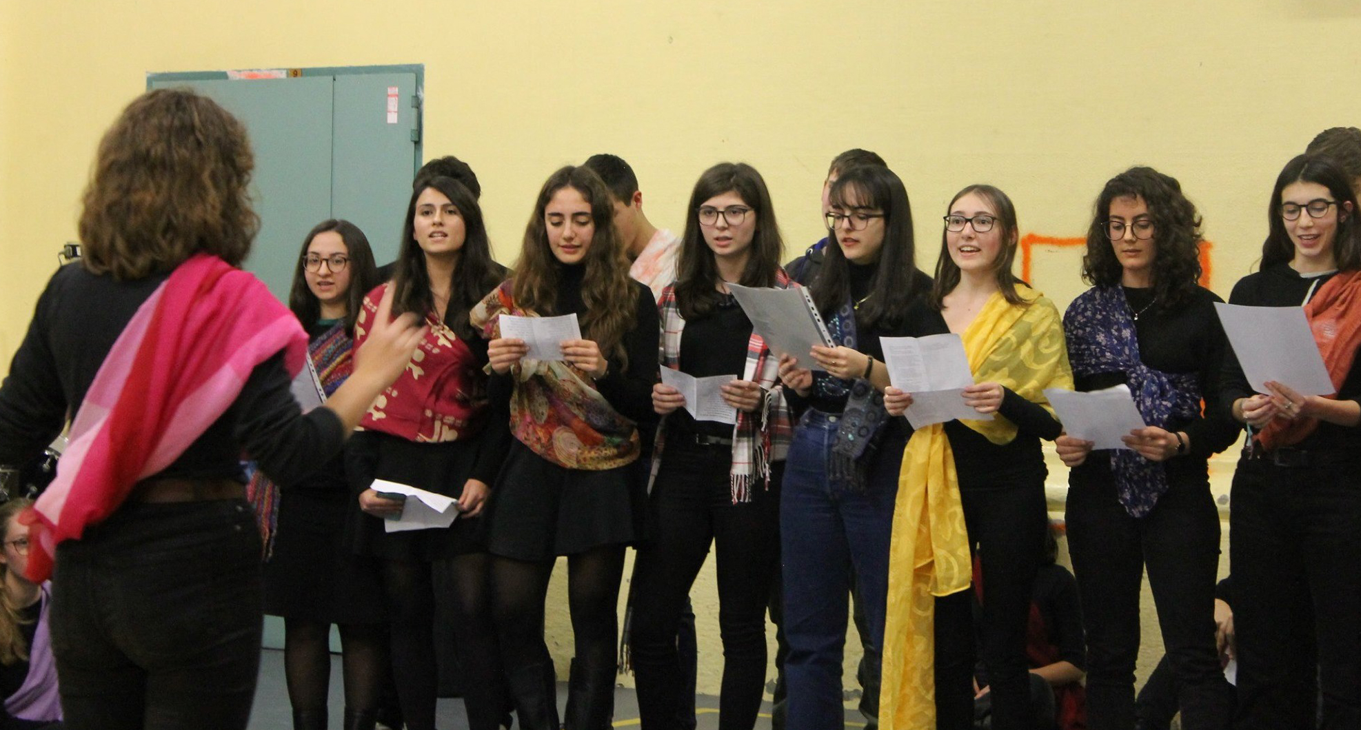 foto di coro allieve del Berchet