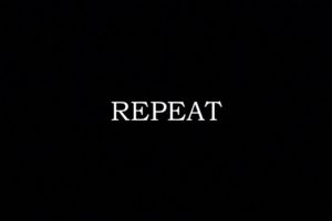 repeat immagine con scritta "Repeat"